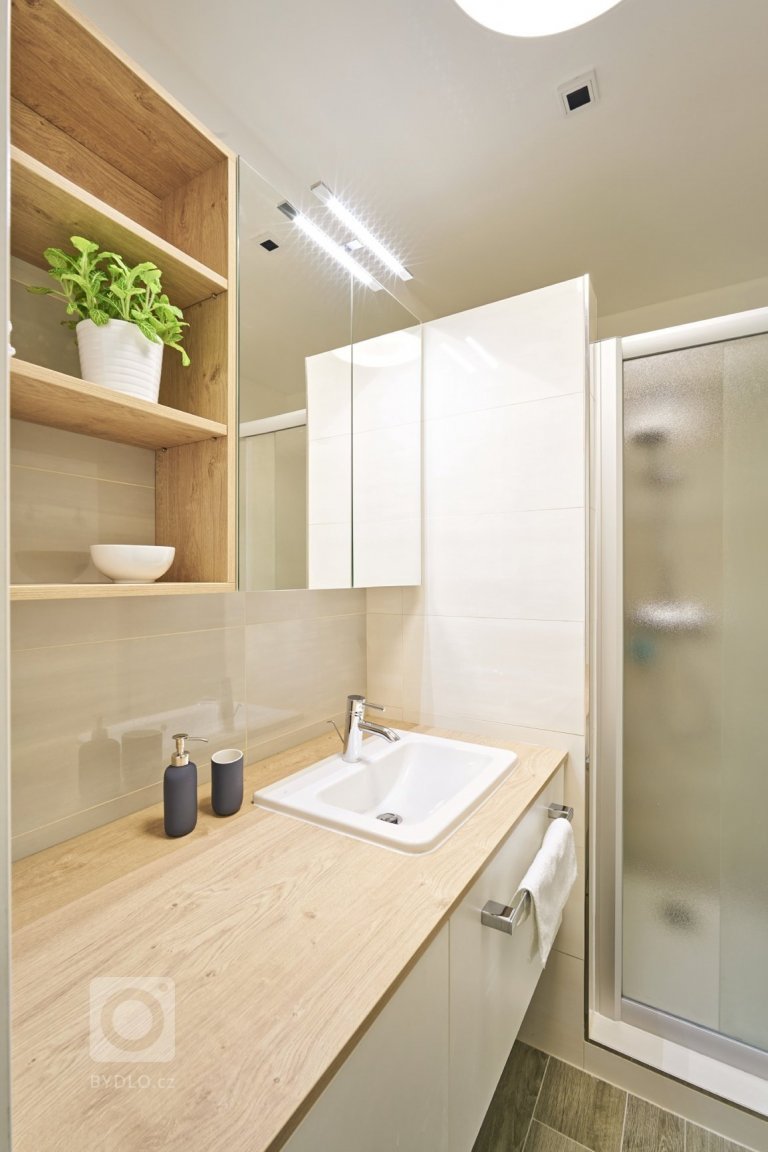 add picture to album