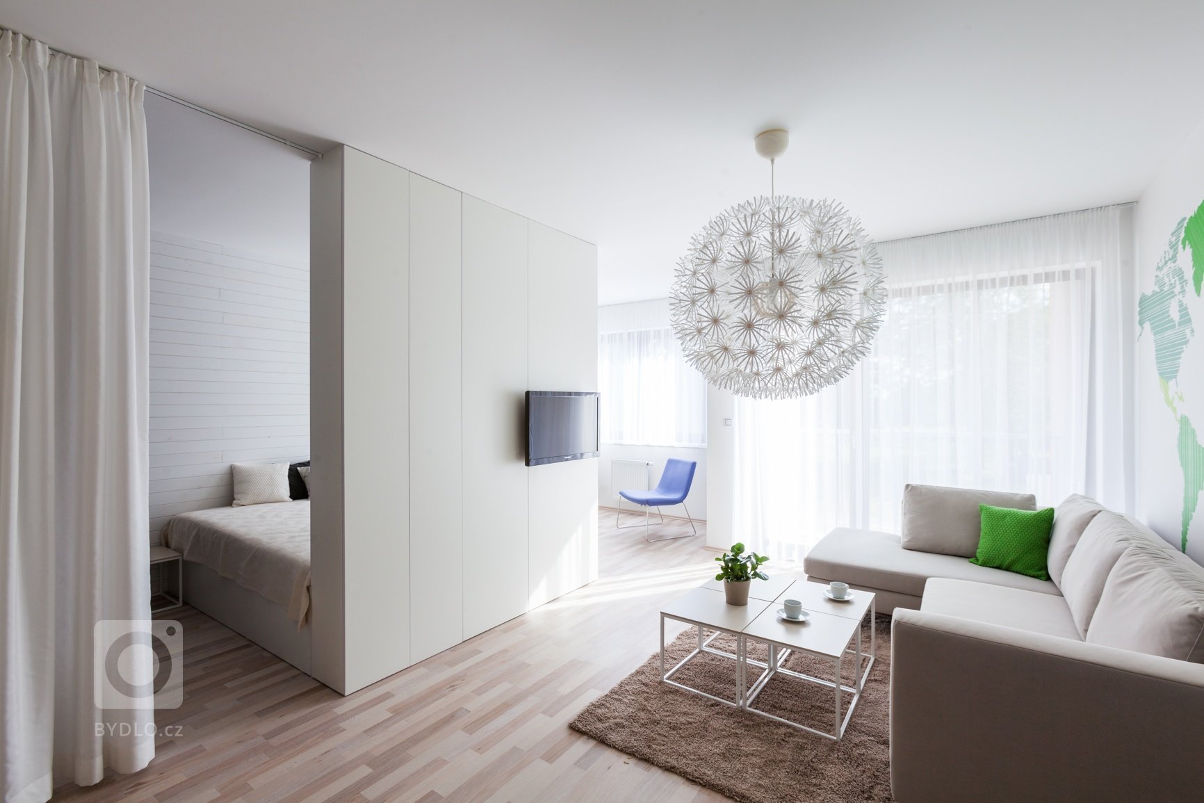 Nový bytový komplex v&nbsp;brněnské Slatině nabídnul množství holých bytů, z&nbsp;nichž jsme jeden oblékli do severského stylu.&nbsp;

Měli jsme navrhnout a…