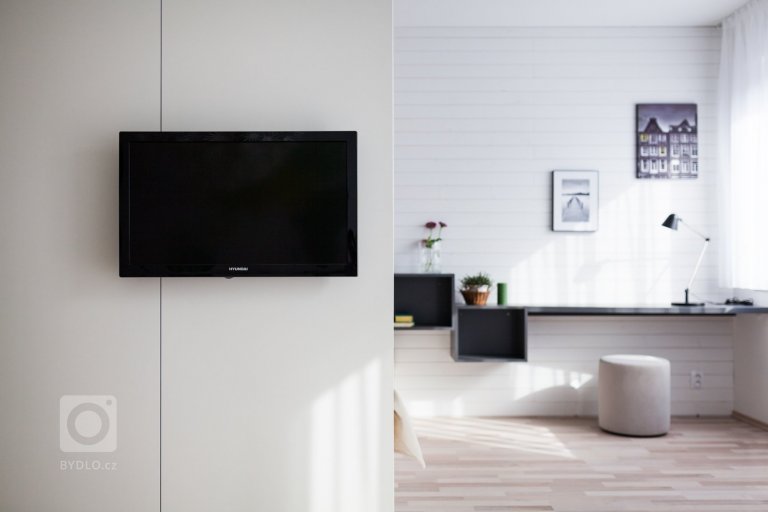 add picture to album