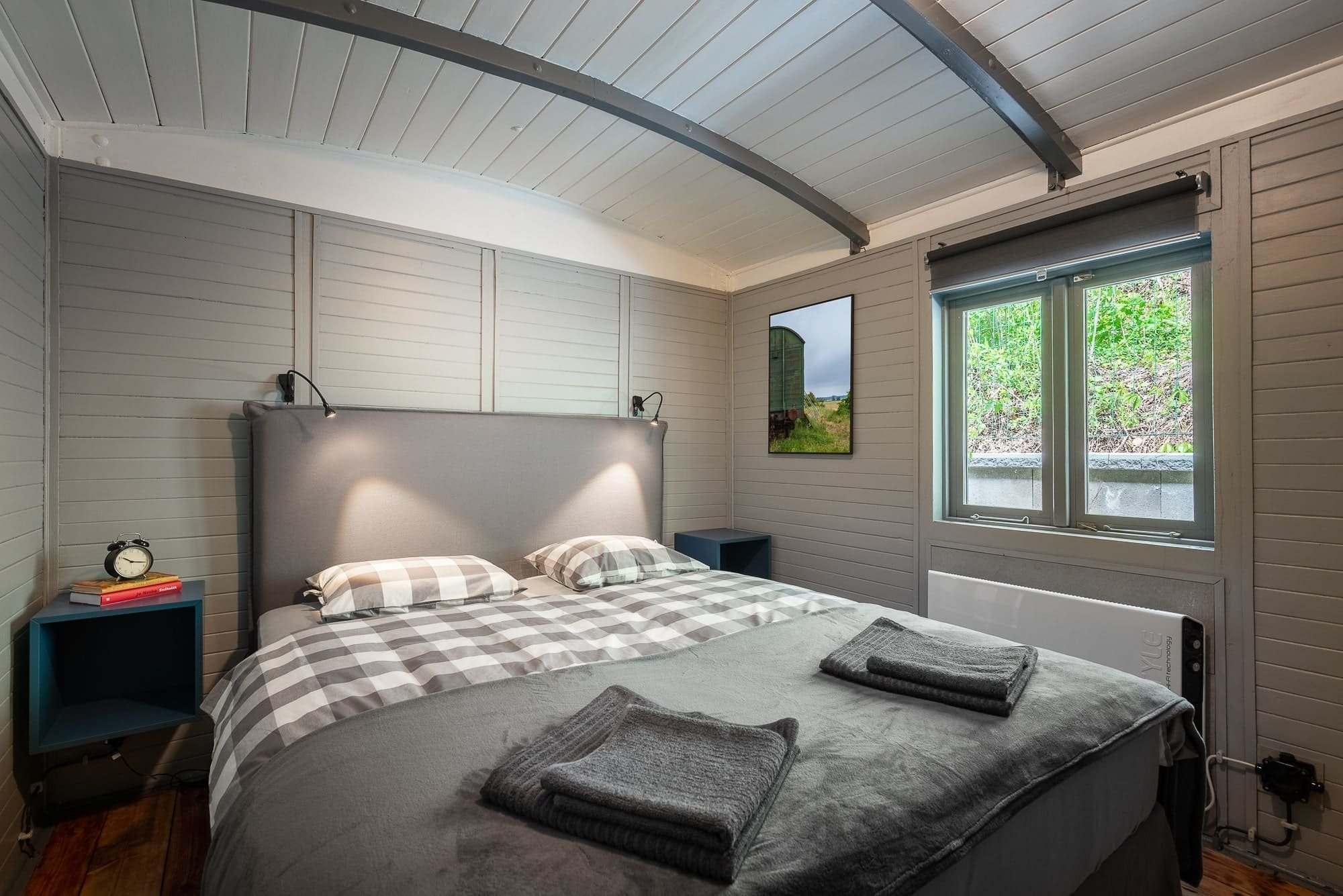 Místo chaty mají vagón