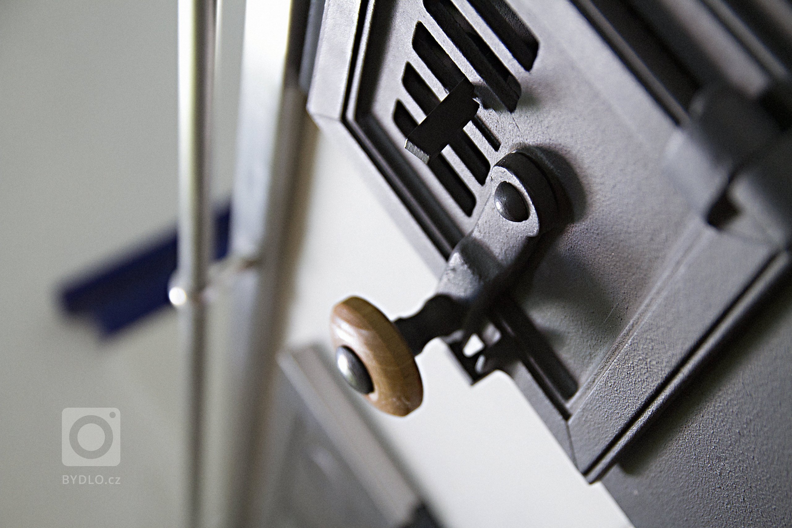 Keramika: K&amp;K Poker &ndash; Kamnářství Bechyně
Realizace: Kamnářství Mára
