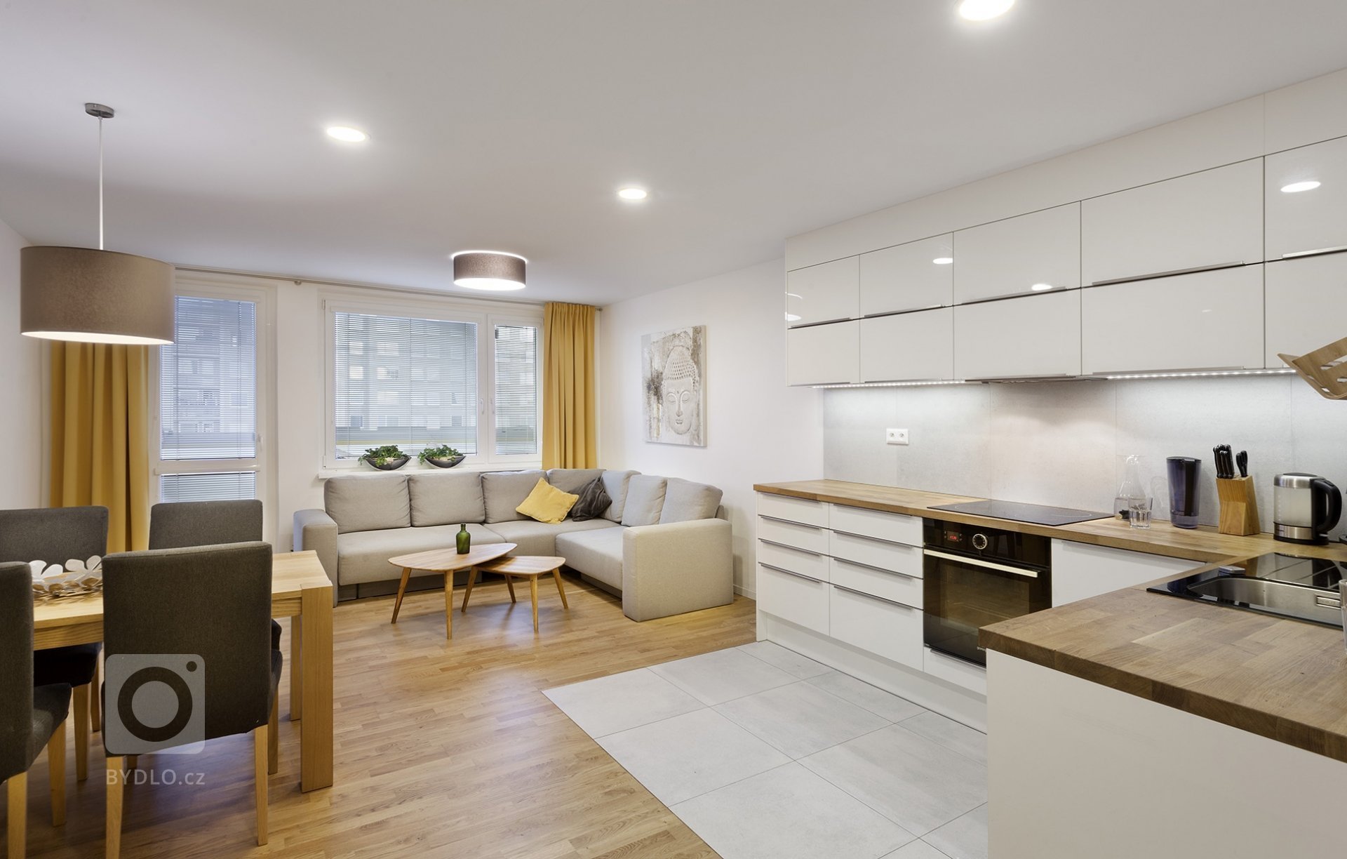 Předmětem stavebních úprav byl třípokojový byt v&nbsp;panelovém domě v&nbsp;Praze-Chodově. Zadáním bylo vytvoření moderního světlého interiéru a upravení…