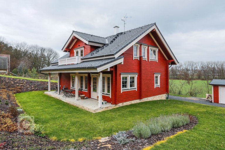 add picture to album