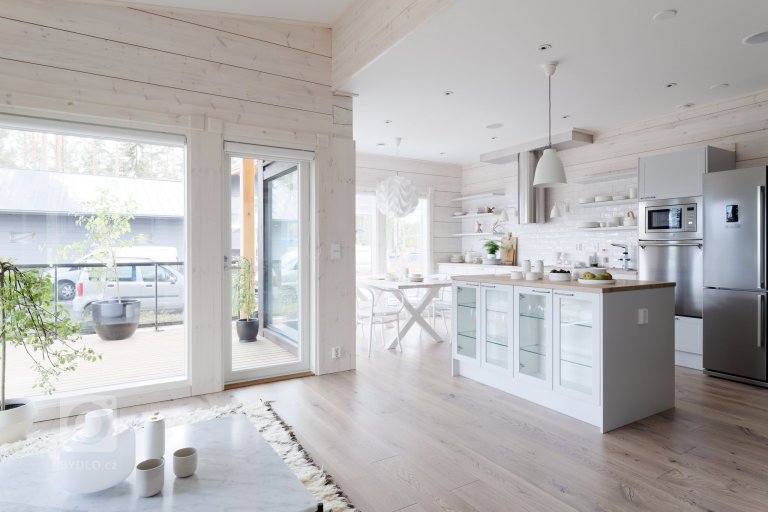 add picture to album