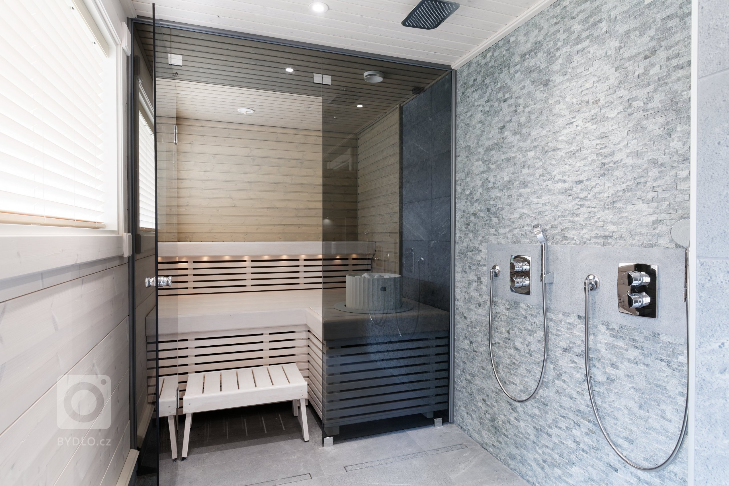 Srubový typový dům Toive upravený na míru a dle přání majitelů postavený ve finském městě Mikkeli. Exteriér domu má tak ryze moderní vzhled, přesto je…