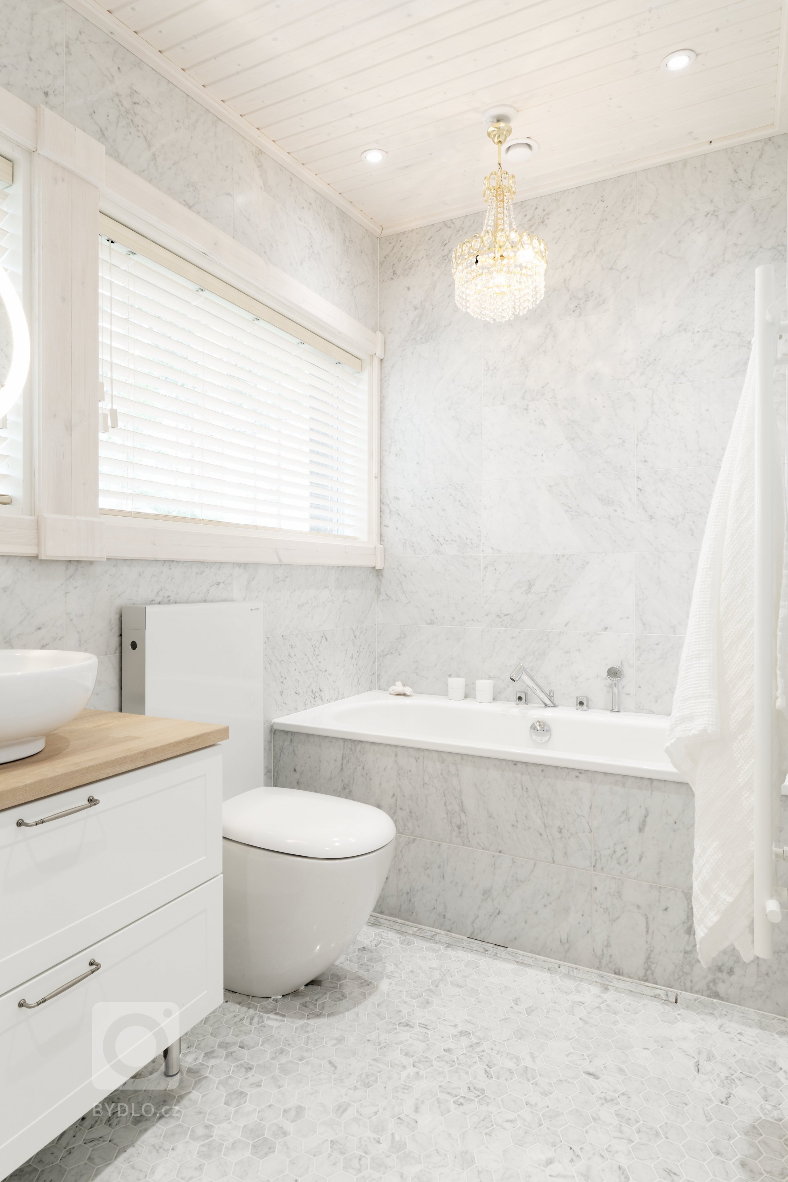 Srubový typový dům Toive upravený na míru a dle přání majitelů postavený ve finském městě Mikkeli. Exteriér domu má tak ryze moderní vzhled, přesto je…