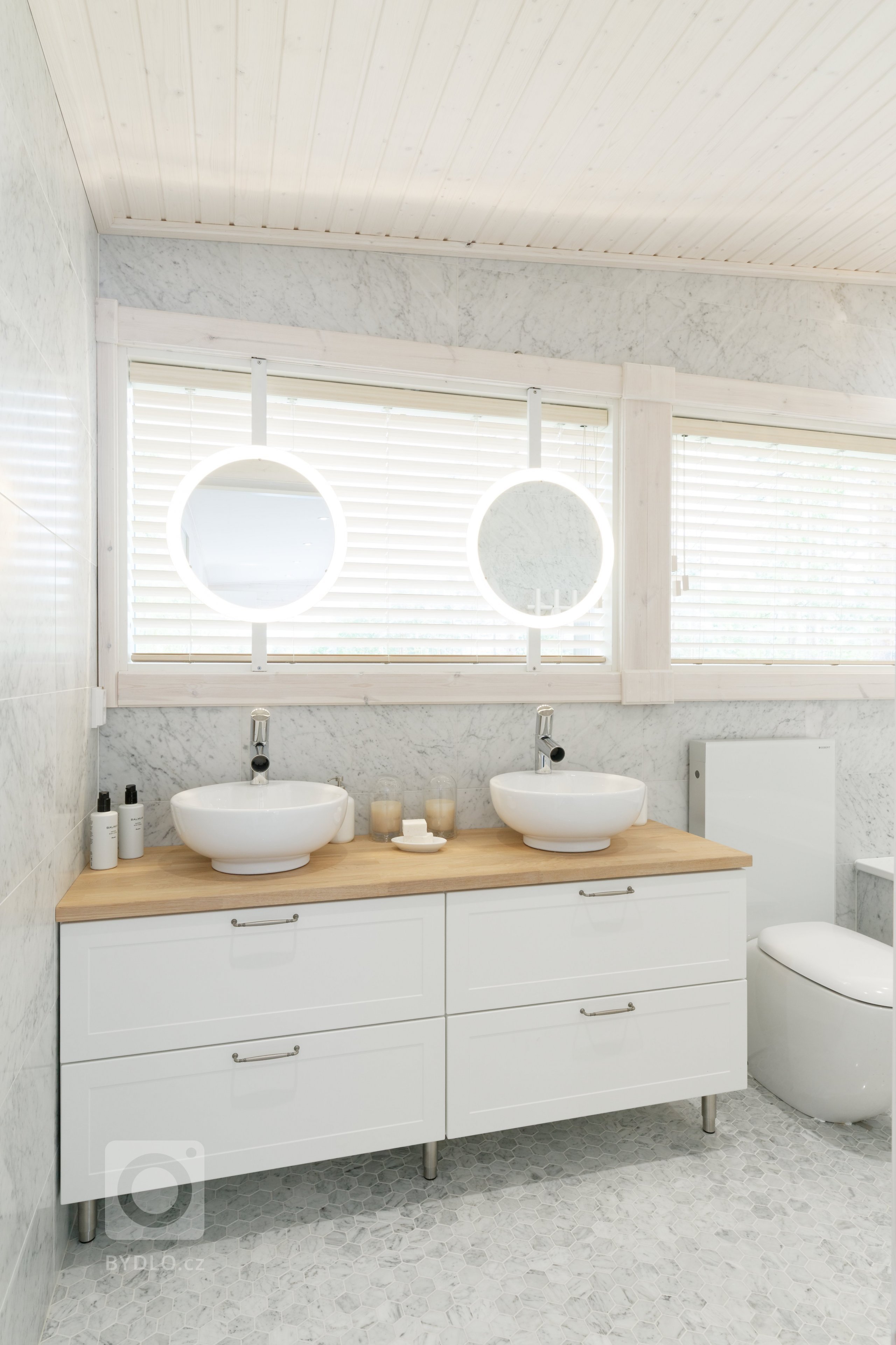 Srubový typový dům Toive upravený na míru a dle přání majitelů postavený ve finském městě Mikkeli. Exteriér domu má tak ryze moderní vzhled, přesto je…