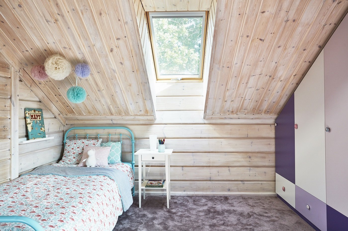 Pohádkový finský srubový dům KONTIO River House 2 se pyšní&nbsp;moderním interiérem, který klade důraz zejména na přírodní tóny&nbsp;a citlivě mísí několik…