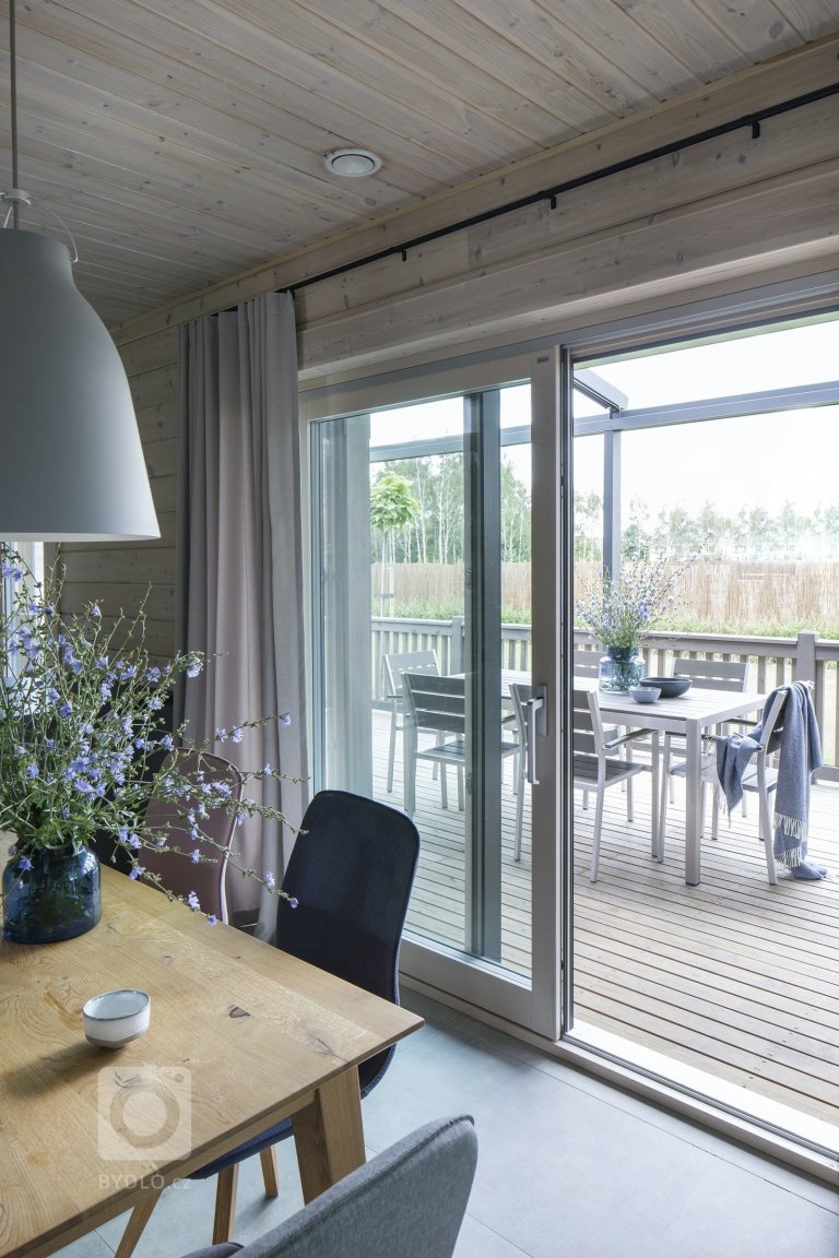 add picture to album