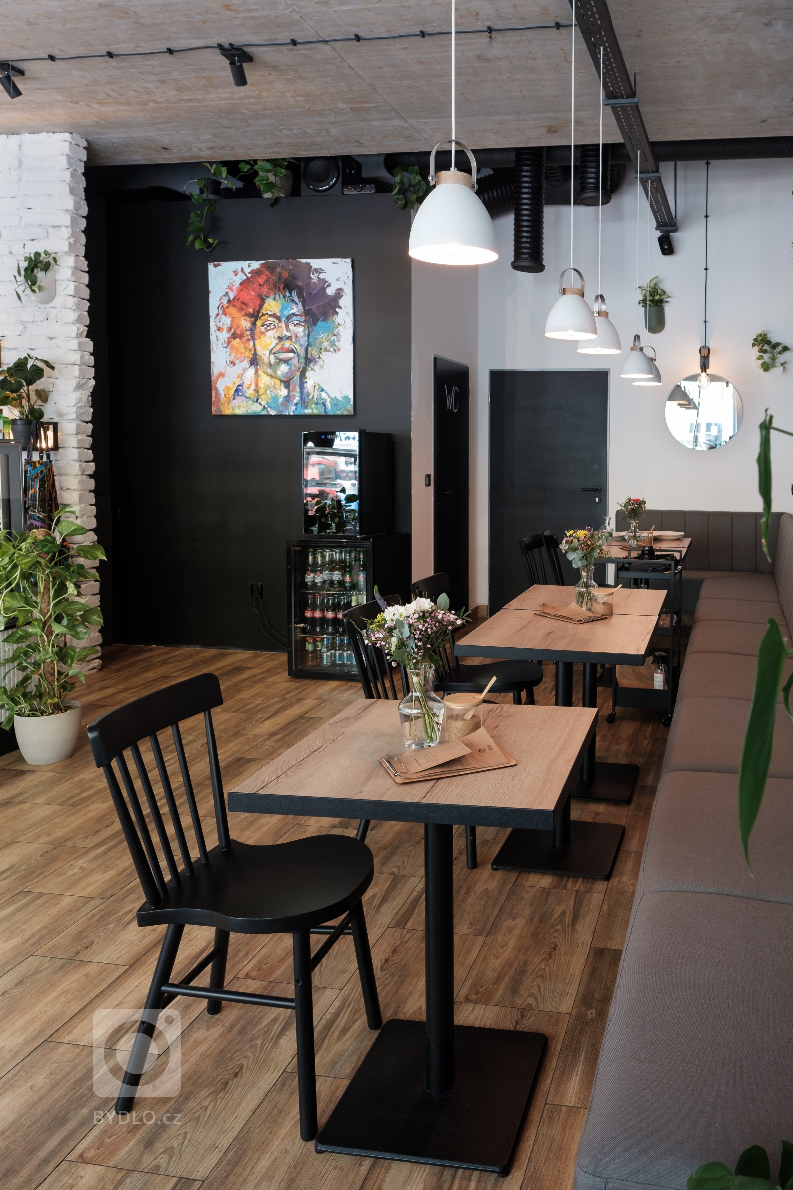 "Ačkoliv jsme na Kornélii narazili úplnou náhodou, tak toho ani v nejmenším nelitujeme. Původně jsme chtěli pouze menší přestavbu, která se nakonec po…