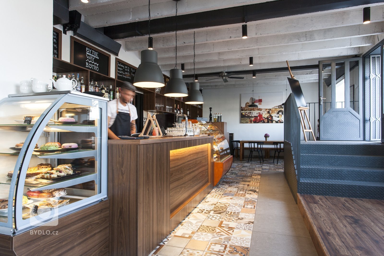 Tento prostor jsme ve dvou měscích přetvořili z kanceláří na BISTRO, které teď můžete navštívit cestou na náplavku. Bistro se nachází na rohu Palackého náměstí…