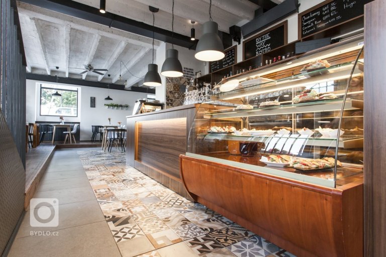 add picture to album