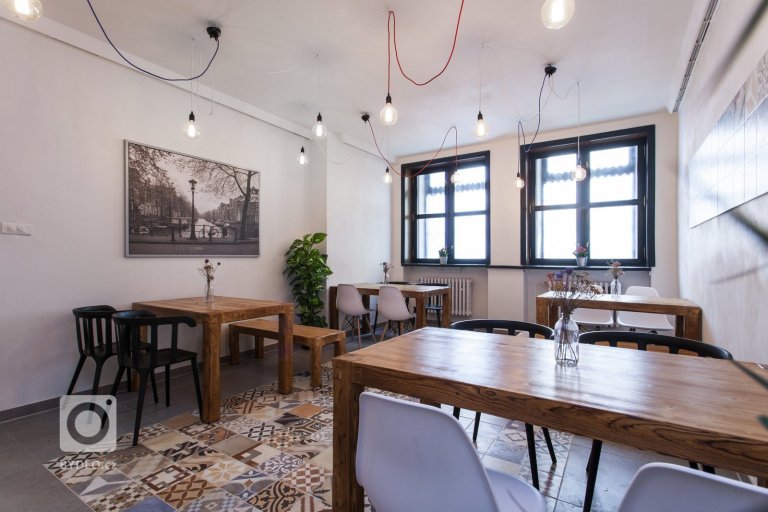 add picture to album