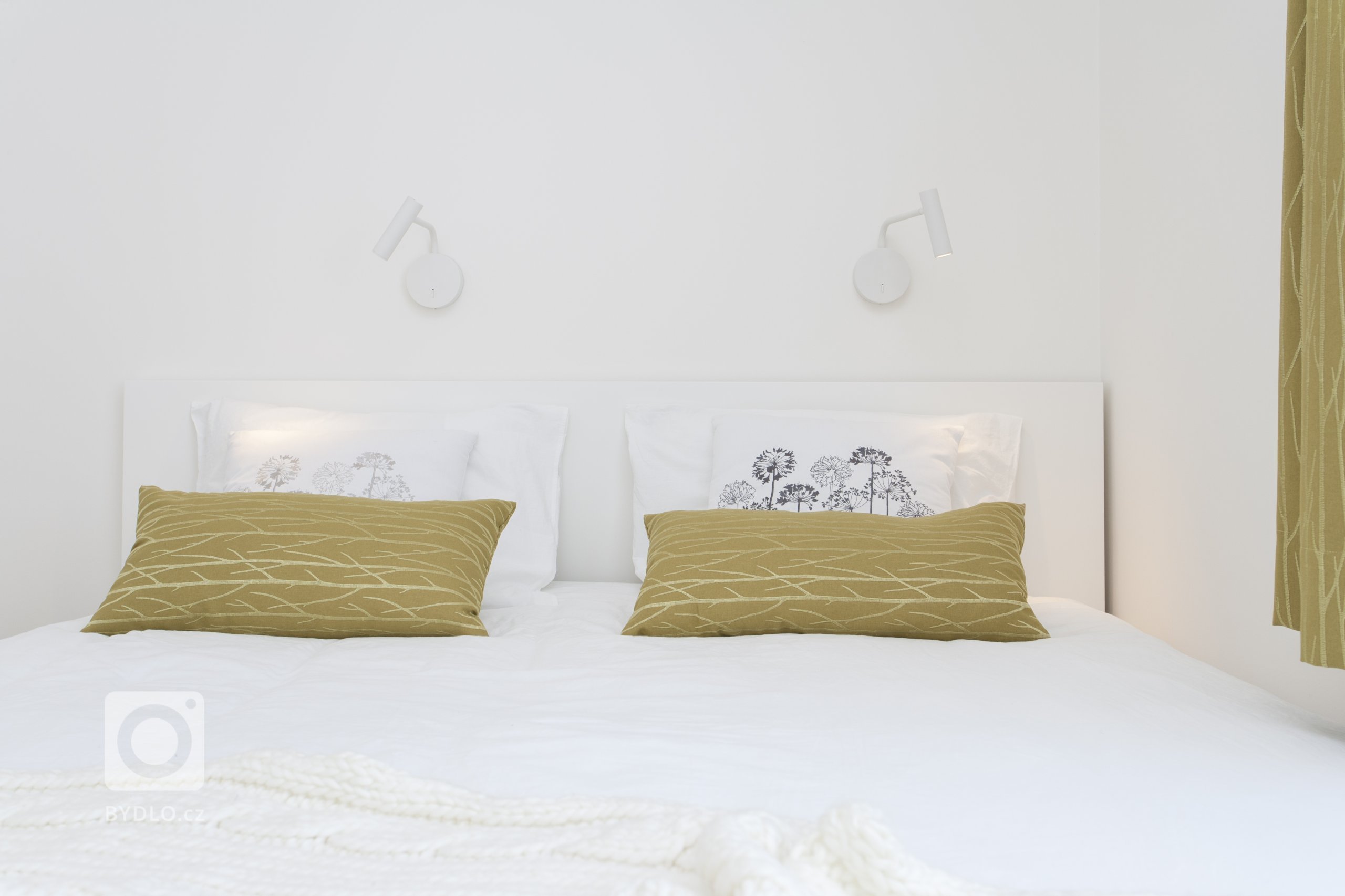 Projekt Dělnická vznikl pro jednu mladou maminku, která nežije v České republice, ale před časem se rozhodla, že si tu koupí byt, aby měla kde být, když se sem…