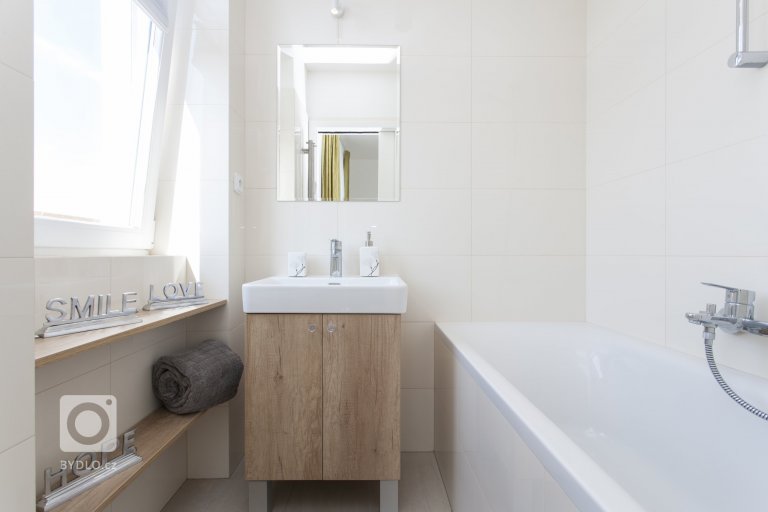 add picture to album