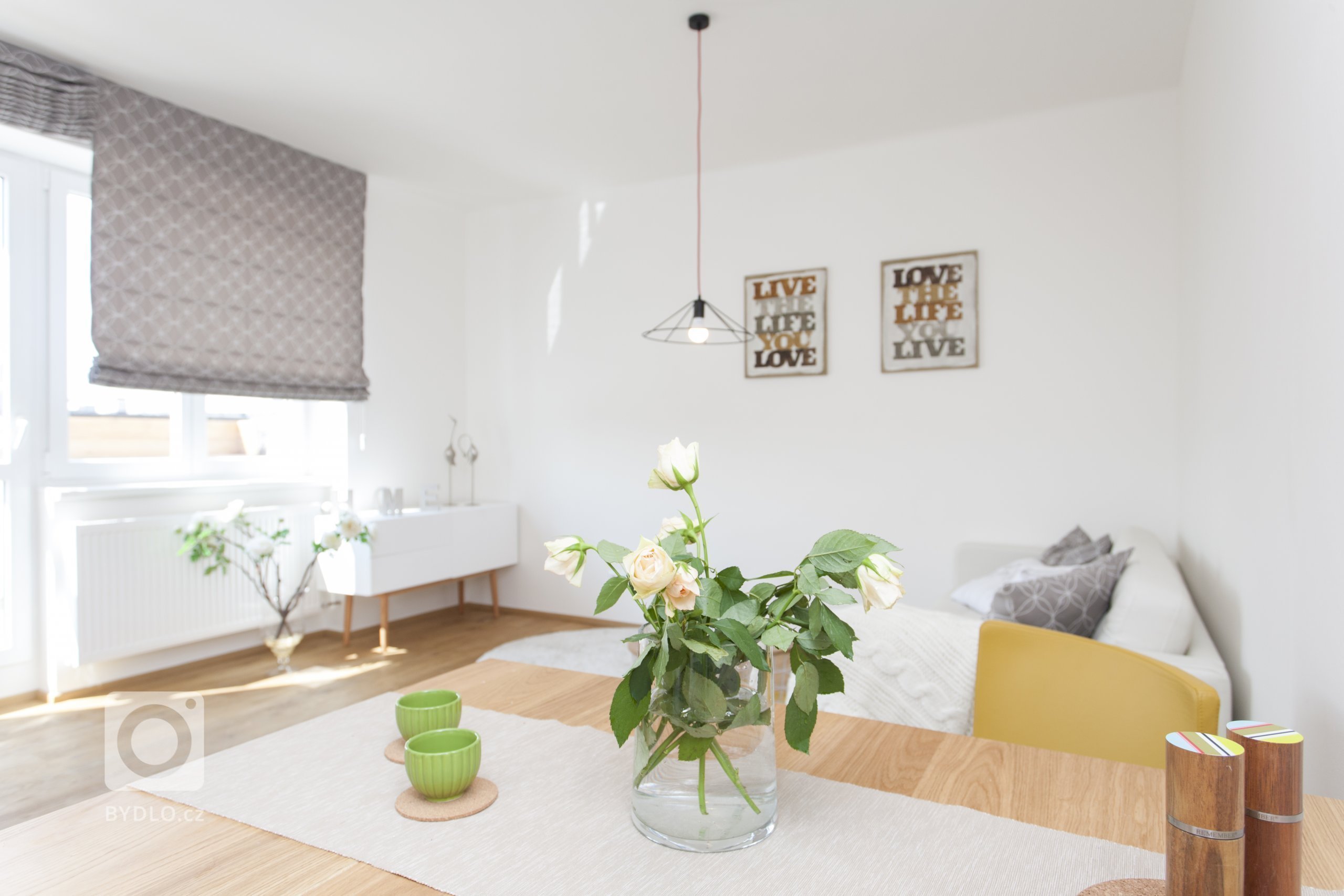 Projekt Dělnická vznikl pro jednu mladou maminku, která nežije v České republice, ale před časem se rozhodla, že si tu koupí byt, aby měla kde být, když se sem…