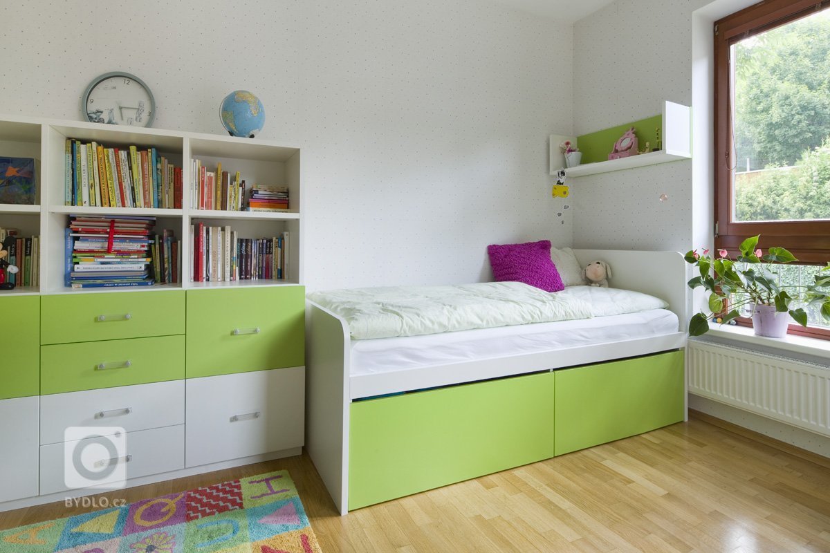 Tento dětský pokojíček vznikl na přání dvou holčiček, které jsou ve věku 6 a 11 let. I přesto, že holčičky jsou ještě docela malé, tak byl požadavek udělat…