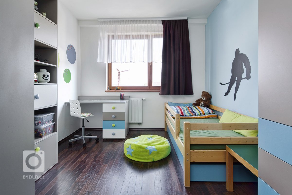 Byt Pod Viaduktem se, i přes svůj název, nachází v jedné klidné vilové zástavbě části Prahy 5 s výhledem do okolí. Byt svou rozlohou přes 100m2 a dispozicí je…