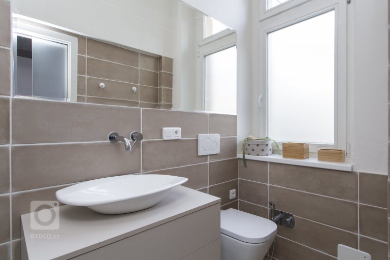 add picture to album