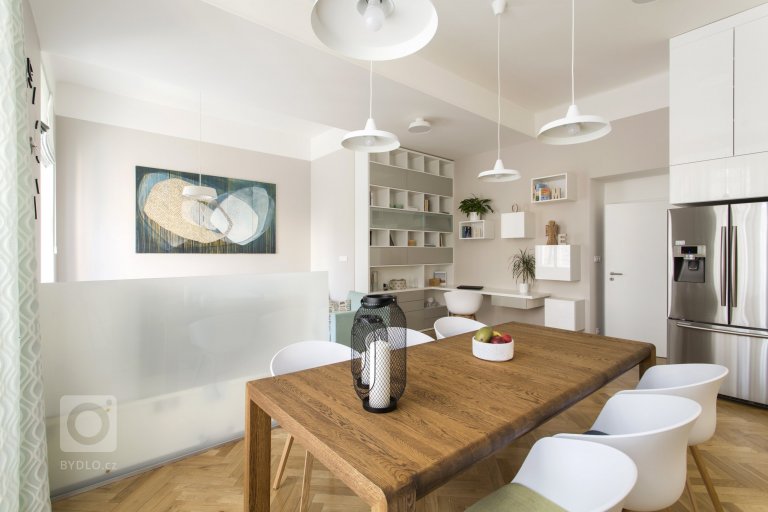 add picture to album