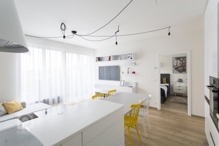 add picture to album