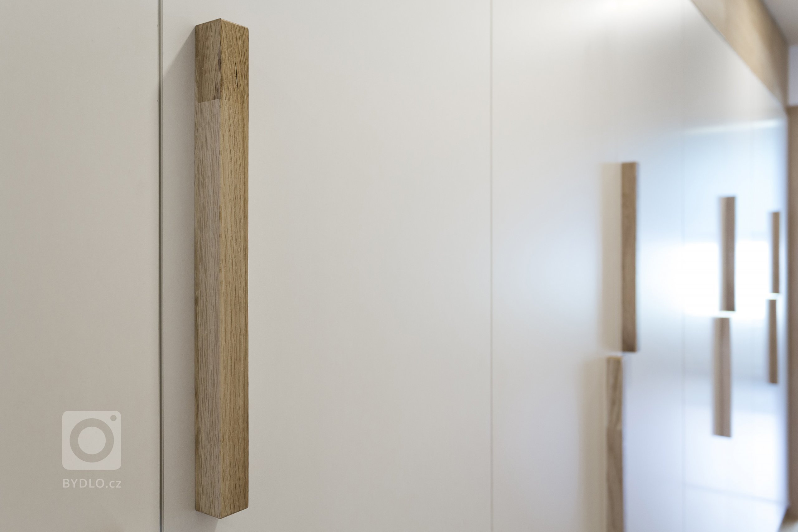 Developerský projekt, který nabízí klidné bydlení v zaleni a&nbsp;přitom je v Praze. Byt 3kk s ohromnou terasou, výhledem do okolí, tříčlenná rodina a omezený…