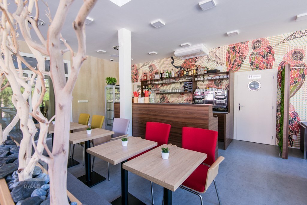 Cafe Slávia v Luhačovicích vzniklo za neuvěřitelné 2 měsíce. Když mě v březnu majitel oslovil, že by chtěl vypracovat návrh na kavárnu, kterou by rád před…