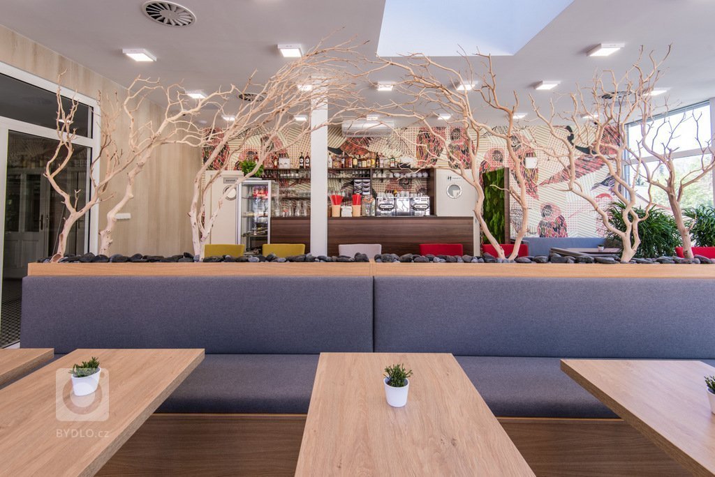 Cafe Slávia v Luhačovicích vzniklo za neuvěřitelné 2 měsíce. Když mě v březnu majitel oslovil, že by chtěl vypracovat návrh na kavárnu, kterou by rád před…