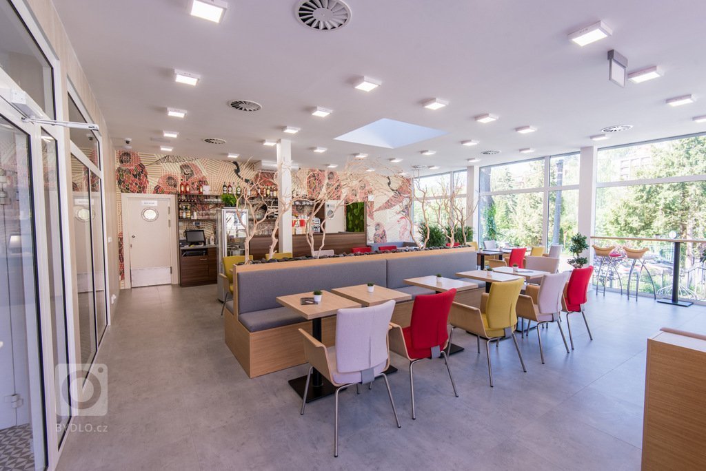 Cafe Slávia v Luhačovicích vzniklo za neuvěřitelné 2 měsíce. Když mě v březnu majitel oslovil, že by chtěl vypracovat návrh na kavárnu, kterou by rád před…