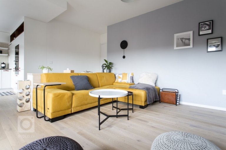 add picture to album