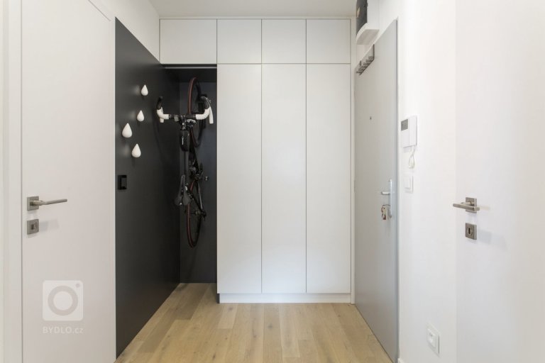 add picture to album