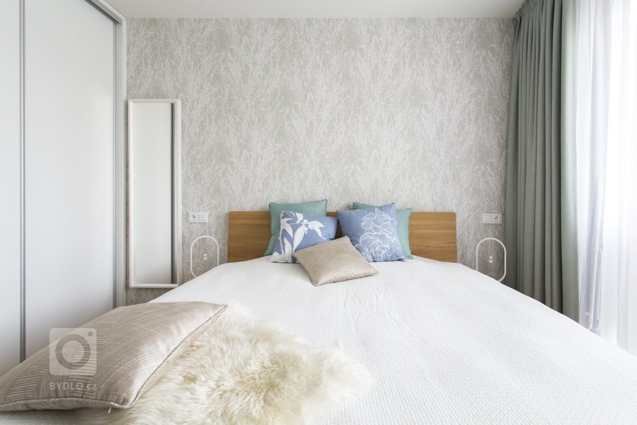 Kompletní rekonstrukce bytu. Mladá rodina chtěla z panelákového bytu, ve kterém již žije několik let, vytvořit místo, kde se bude cítit komfortně celá…