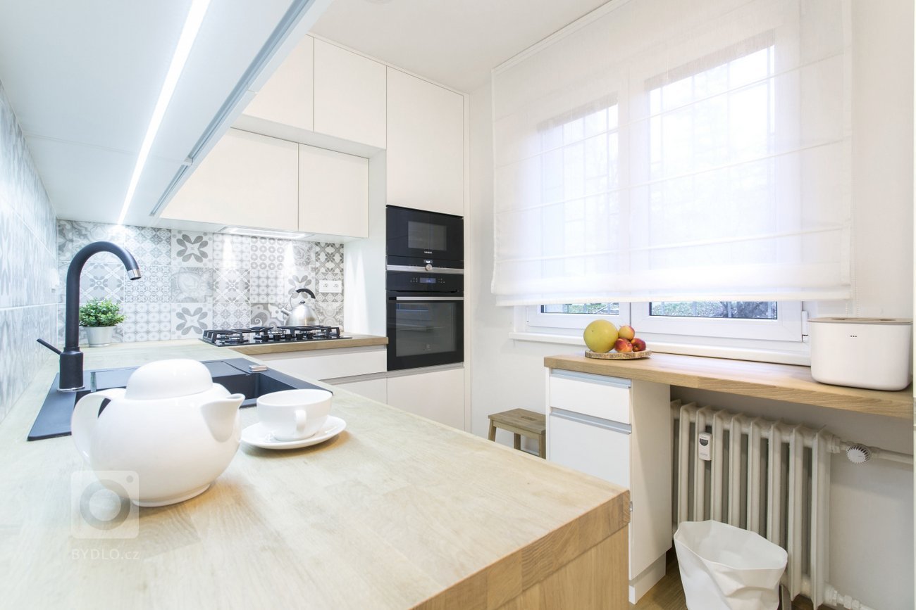 Kompletní rekonstrukce bytu. Mladá rodina chtěla z panelákového bytu, ve kterém již žije několik let, vytvořit místo, kde se bude cítit komfortně celá…