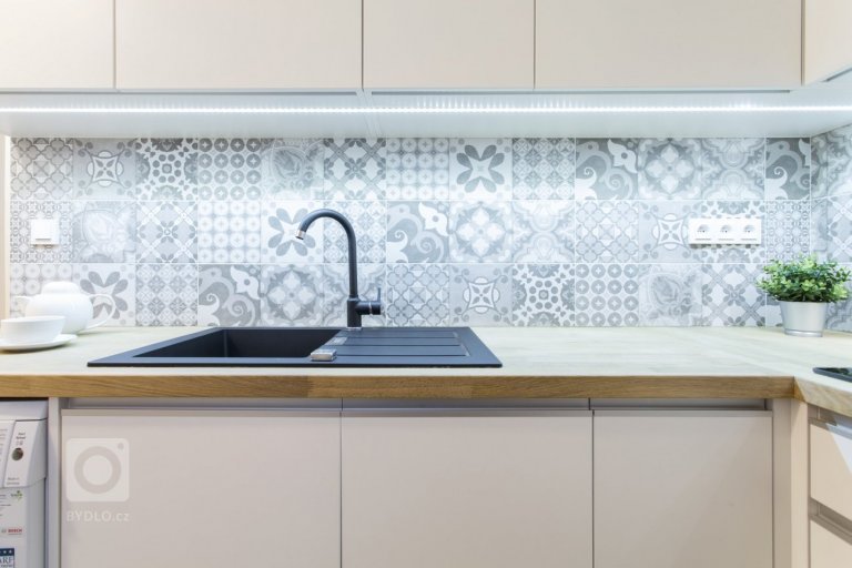 add picture to album