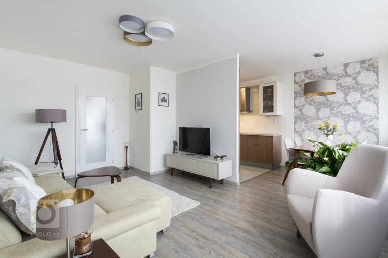 add picture to album