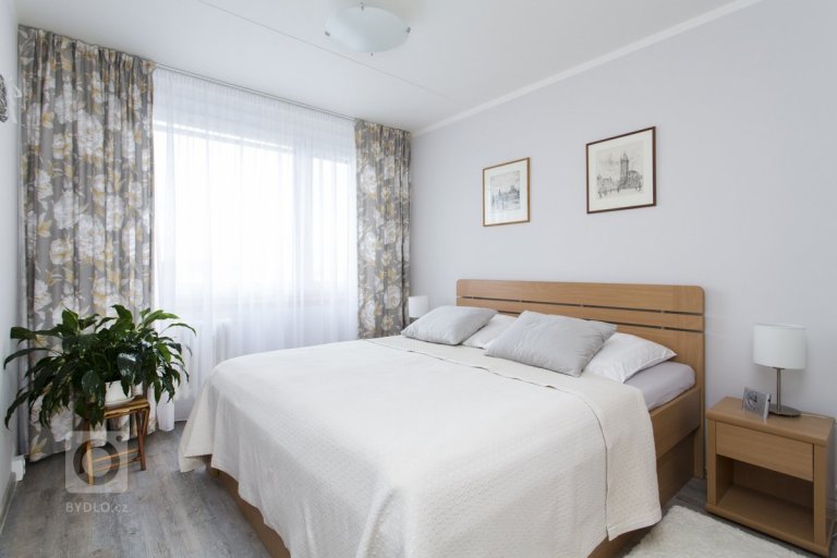 add picture to album