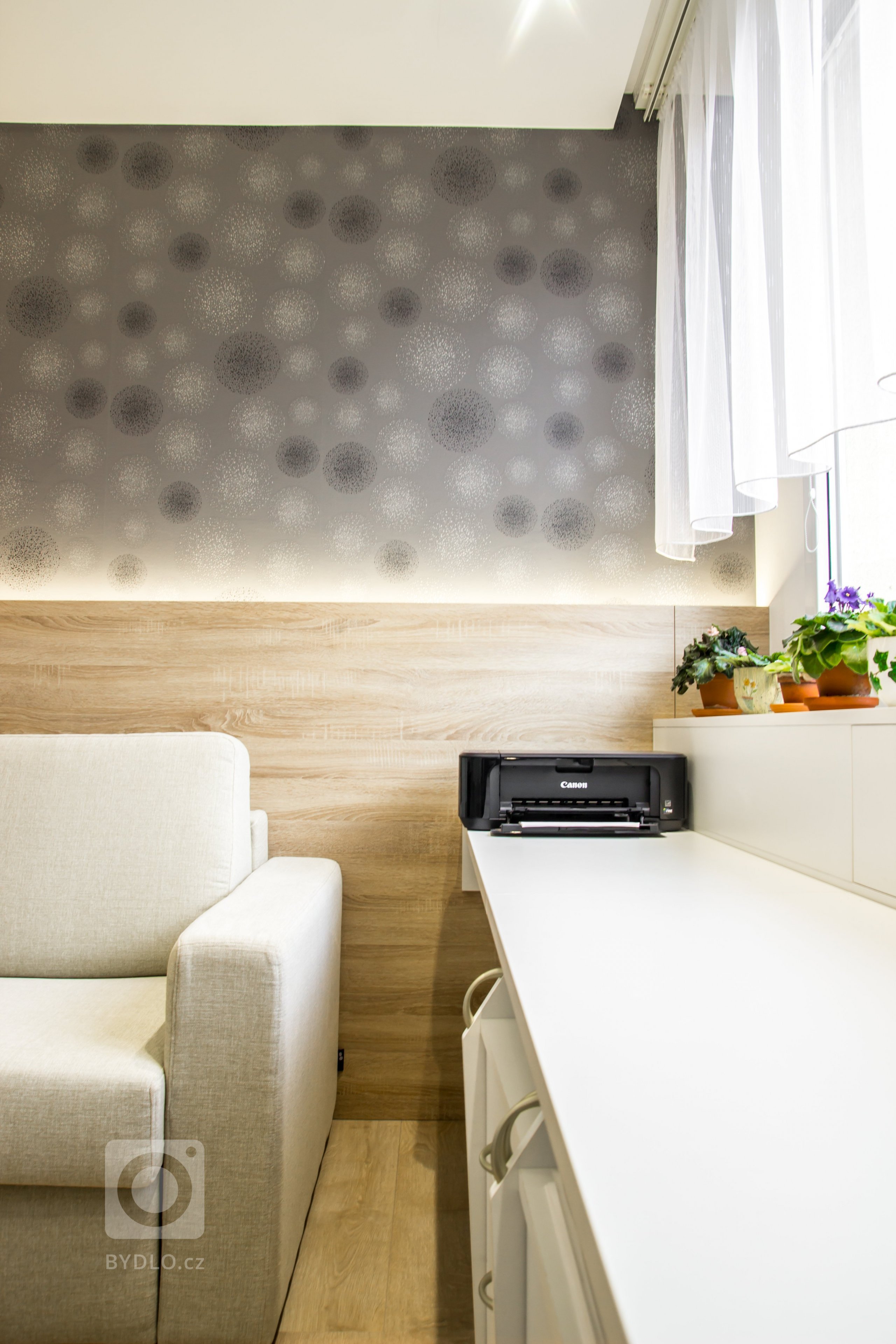 Rekonstrukce bytu v panelovém domě se nesla ve znamení velké změny. Majitelka měla jasno, chtěla svůj byt zesvětlit, zmodernizovat a zbavit ho starého vybavení…