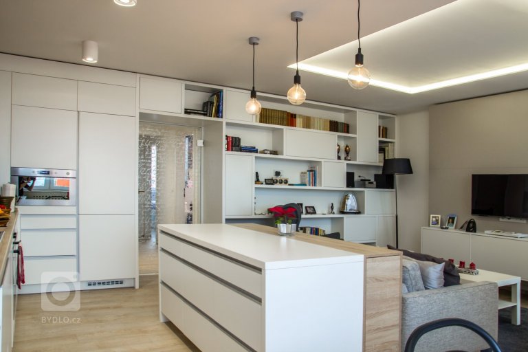 add picture to album