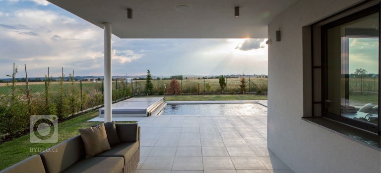 add picture to album