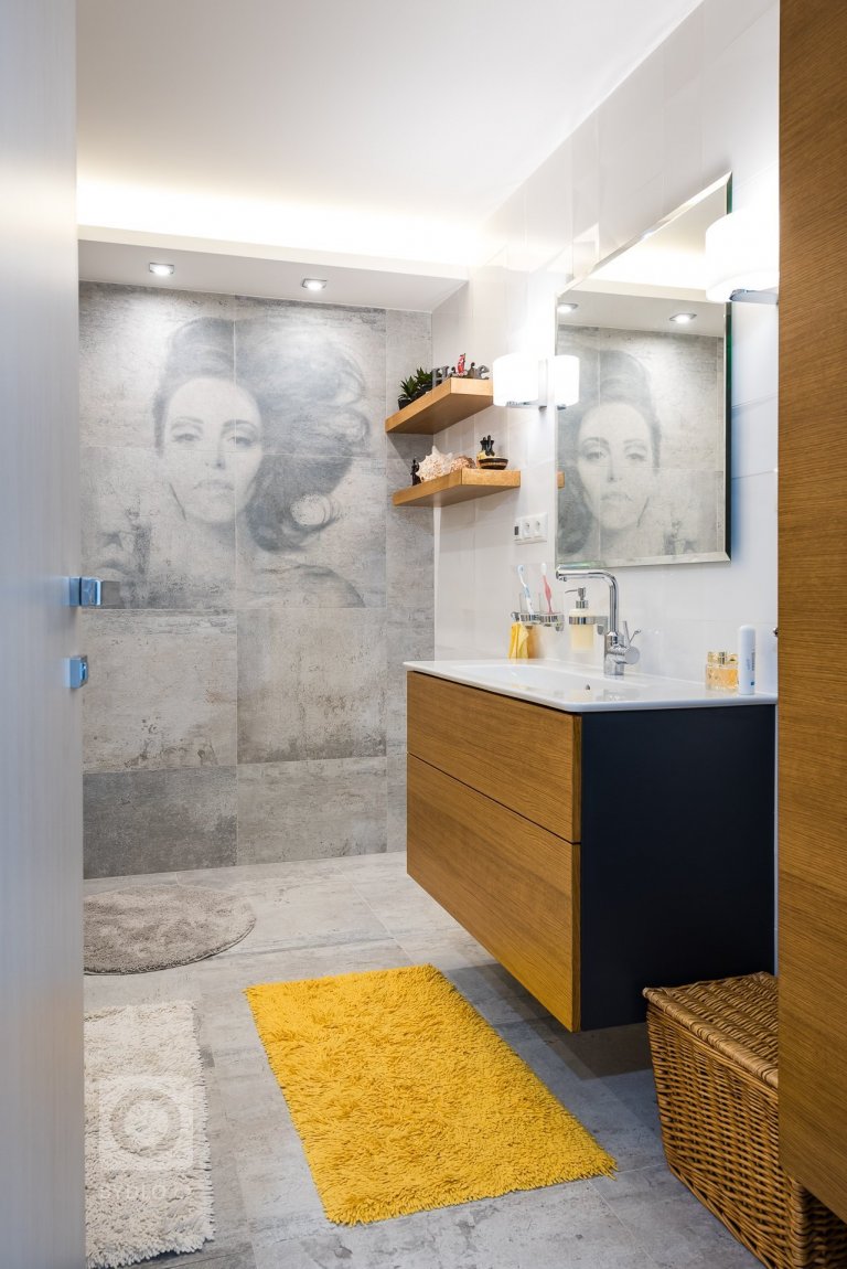 add picture to album