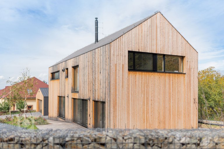 add picture to album