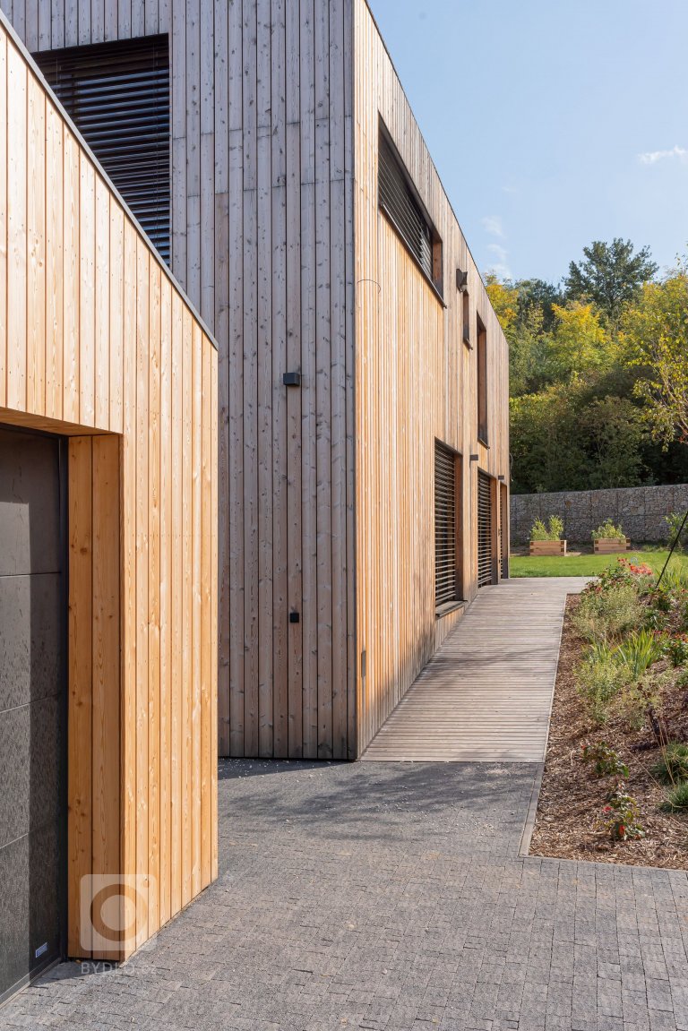 add picture to album