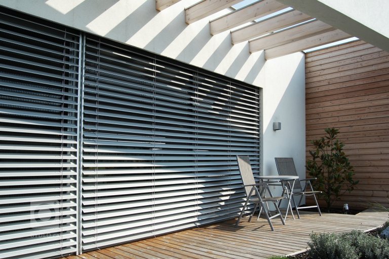 add picture to album