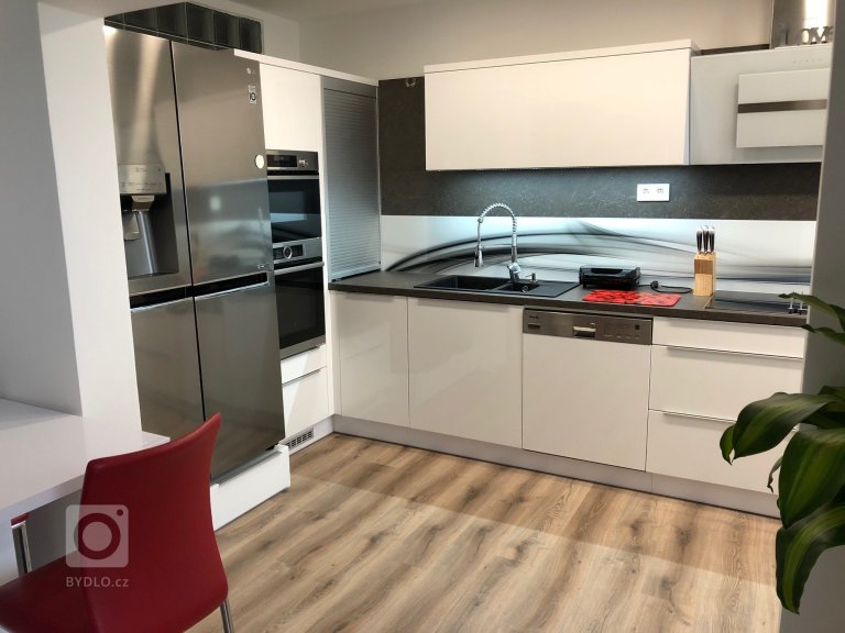 add picture to album