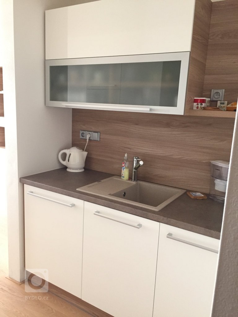 add picture to album