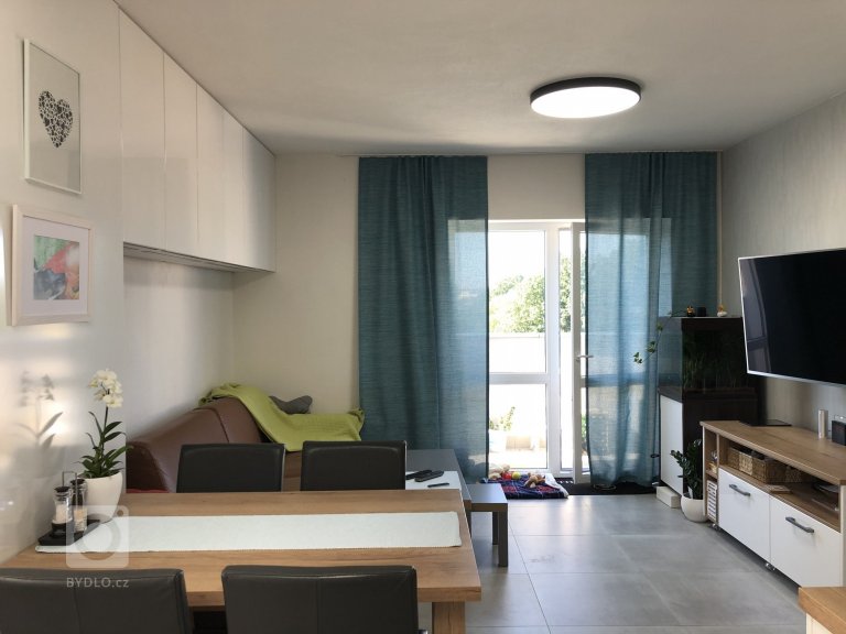 add picture to album