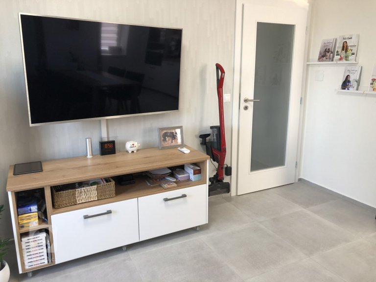 add picture to album