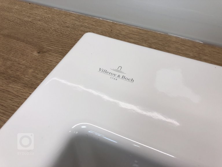 add picture to album