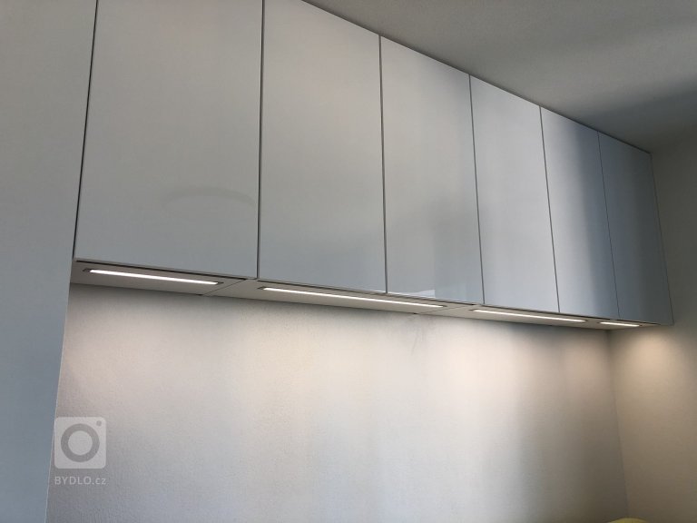 add picture to album