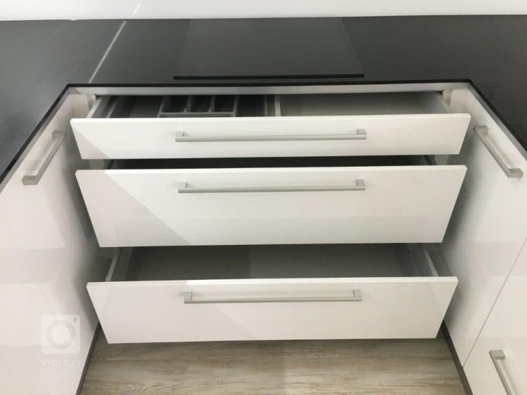 add picture to album